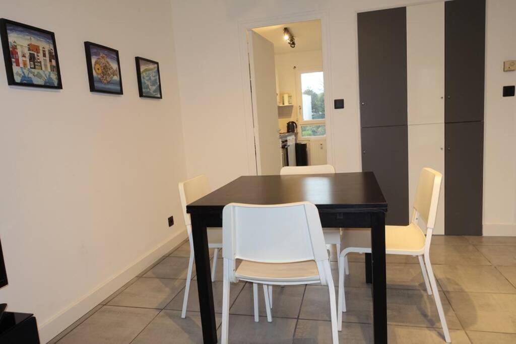 La Poterie - Appartement Avec Balcon Et Parking Prive Quimper Extérieur photo