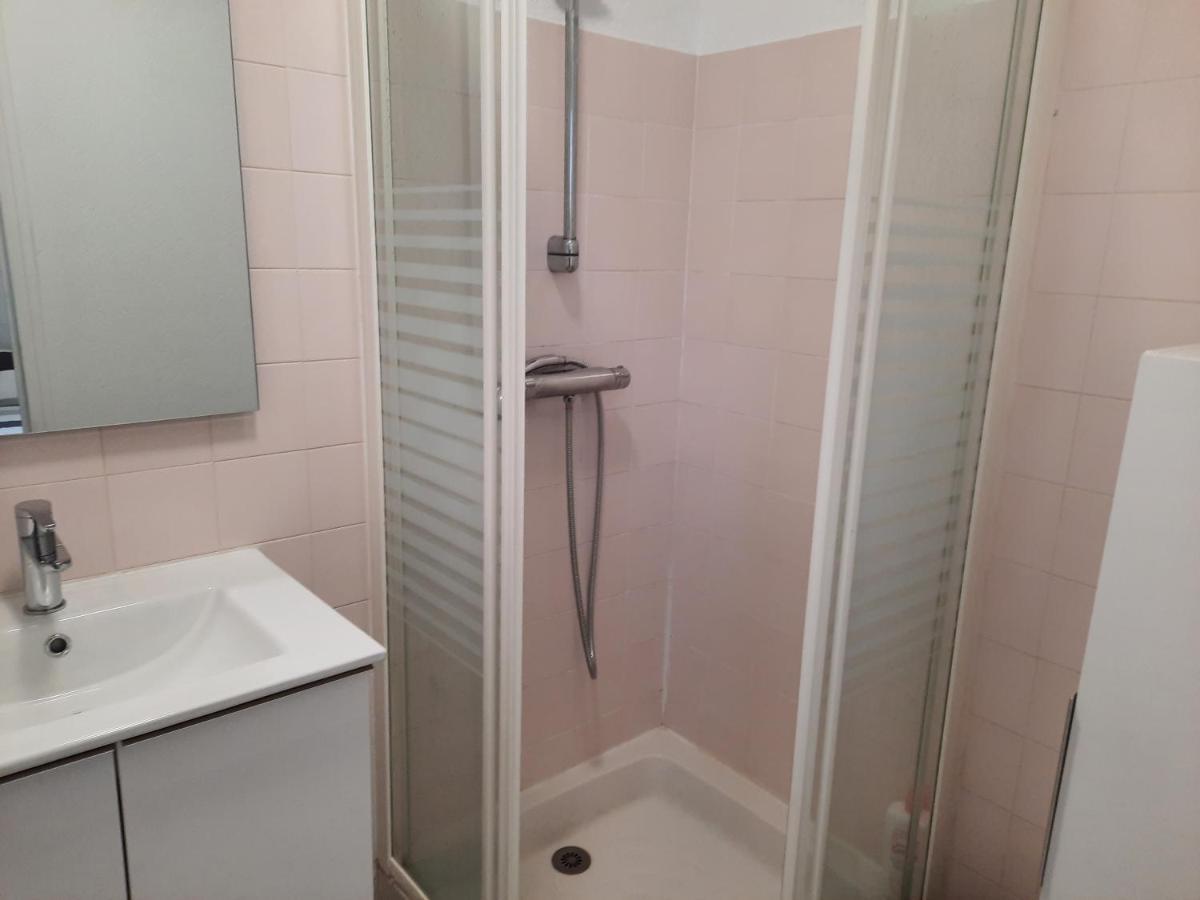 La Poterie - Appartement Avec Balcon Et Parking Prive Quimper Extérieur photo